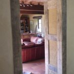 Double carrée. Pierre Terre, maçonnerie du bâti ancien, éco-construction basée à Sens de Bretagne en Ille-et-Vilaine (35). Elle intervient principalement sur une zone géographique s’étendant entre Rennes et son agglomération, Combourg, Fougères et Saint Aubin du Cormier. Travail sur la terre (bauge, torchis, adobes) ou la pierre, ainsi que sur les enduits et d'autres prestations telles que les complexes de sol (hérisson isolé et non isolé, dalle de chaux, chape et terre cuite.