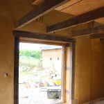 Enduit chaux sable terre. Pierre Terre, maçonnerie du bâti ancien, éco-construction basée à Sens de Bretagne en Ille-et-Vilaine (35). Elle intervient principalement sur une zone géographique s’étendant entre Rennes et son agglomération, Combourg, Fougères et Saint Aubin du Cormier. Travail sur la terre (bauge, torchis, adobes) ou la pierre, ainsi que sur les enduits et d'autres prestations telles que les complexes de sol (hérisson isolé et non isolé, dalle de chaux, chape et terre cuite.