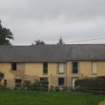 Finition chaux sable. Pierre Terre, maçonnerie du bâti ancien, éco-construction basée à Sens de Bretagne en Ille-et-Vilaine (35). Elle intervient principalement sur une zone géographique s’étendant entre Rennes et son agglomération, Combourg, Fougères et Saint Aubin du Cormier. Travail sur la terre (bauge, torchis, adobes) ou la pierre, ainsi que sur les enduits et d'autres prestations telles que les complexes de sol (hérisson isolé et non isolé, dalle de chaux, chape et terre cuite.
