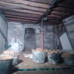 Enduit terre. Pierre Terre, maçonnerie du bâti ancien, éco-construction basée à Sens de Bretagne en Ille-et-Vilaine (35). Elle intervient principalement sur une zone géographique s’étendant entre Rennes et son agglomération, Combourg, Fougères et Saint Aubin du Cormier. Travail sur la terre (bauge, torchis, adobes) ou la pierre, ainsi que sur les enduits et d'autres prestations telles que les complexes de sol (hérisson isolé et non isolé, dalle de chaux, chape et terre cuite.