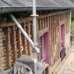 Enduit terre. Pierre Terre, maçonnerie du bâti ancien, éco-construction basée à Sens de Bretagne en Ille-et-Vilaine (35). Elle intervient principalement sur une zone géographique s’étendant entre Rennes et son agglomération, Combourg, Fougères et Saint Aubin du Cormier. Travail sur la terre (bauge, torchis, adobes) ou la pierre, ainsi que sur les enduits et d'autres prestations telles que les complexes de sol (hérisson isolé et non isolé, dalle de chaux, chape et terre cuite.