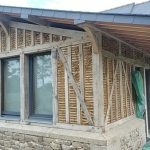 Remplissage terre paille avec lattis de châtaignier en attente d'être enduit